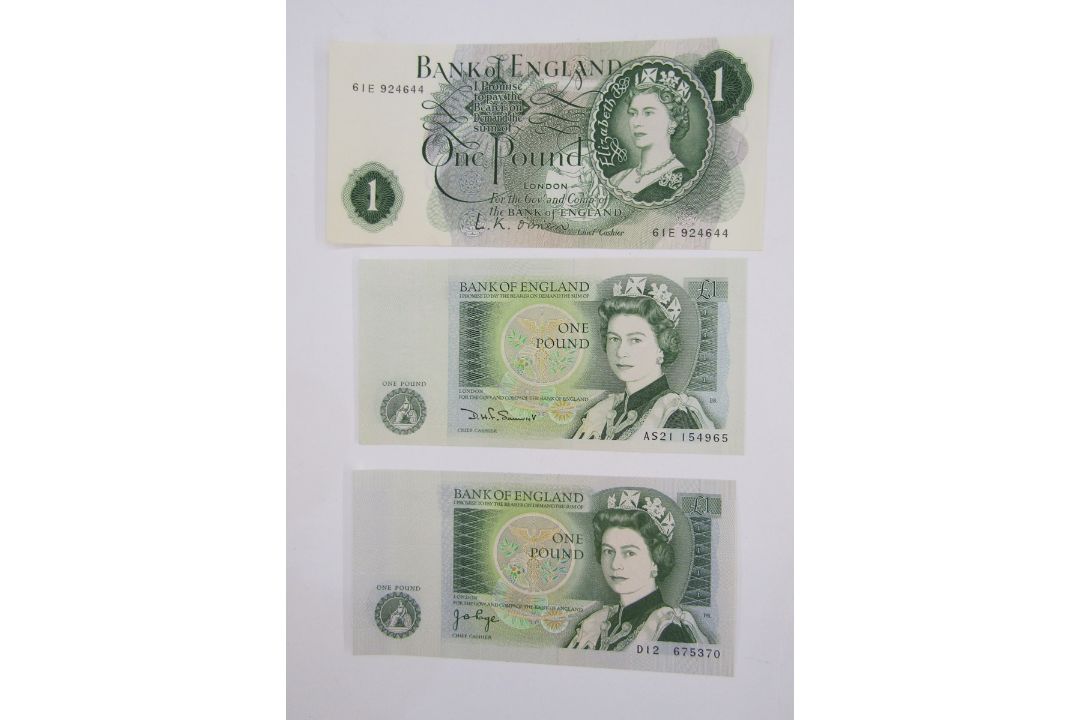 3 x Bank of England 10 shilling notes, (1) signed K O Peppiatt (October 1934), prefix B41 708884, ( - Image 5 of 6