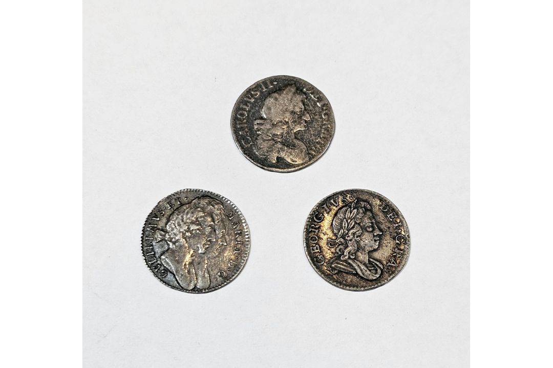 Group of 3 early milled threepences, Charles II 1682 fine, William and Mary 'GV' below bust 1692 - Image 2 of 2