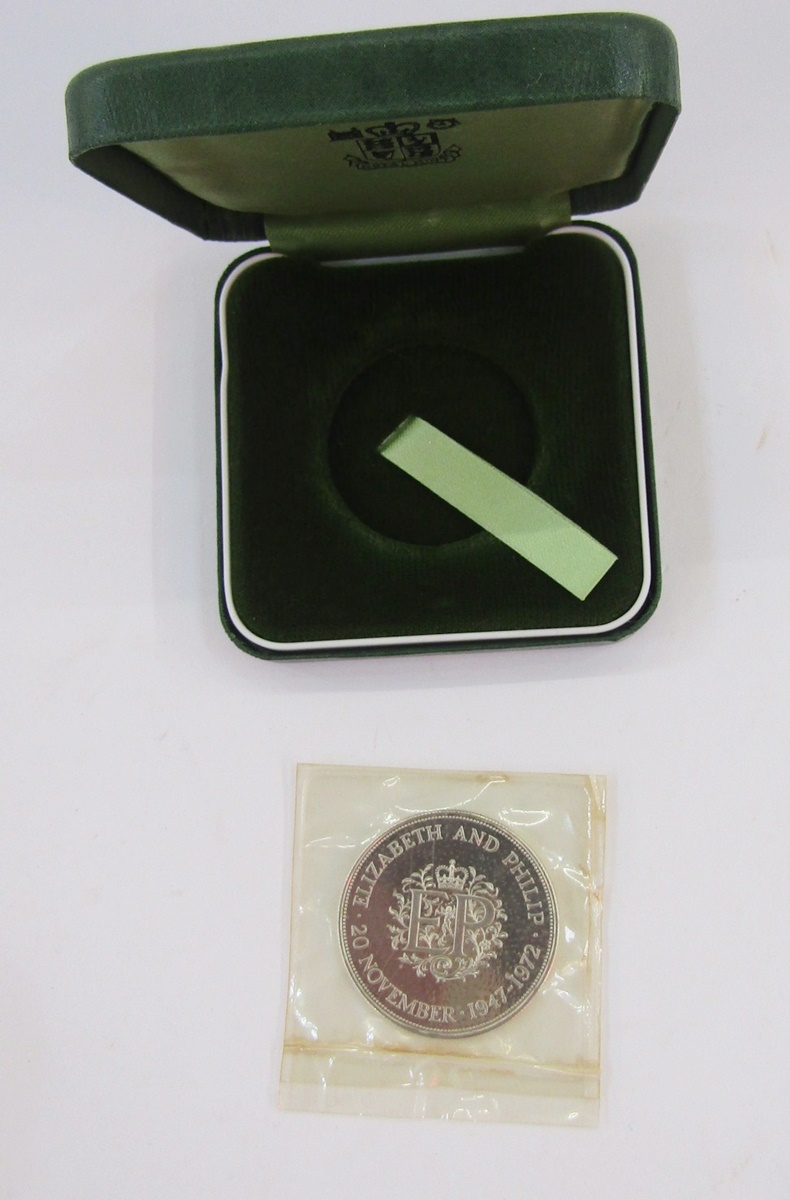 Group of proof and commemorative coinage, proof silver 1972 crown and 1974 Isle of Man crown, - Image 2 of 3