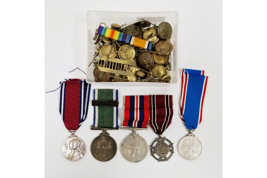 1937 silver Coronation medal, George VI and Queen Elizabeth, in original box, together with a George