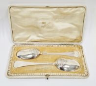 Cased pair of Edward VII silver serving spoons, Sheffield 1906, Thomas Bradbury & Sons Ltd,