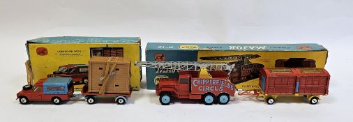 Corgi Toys Gift Set No.19 Chipperfields Land-Rover with elephant and cage on trailer (missing one