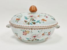 18th century Chinese Export porcelain famille rose oval two-handled tureen and cover, with red berry