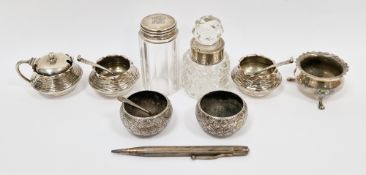 Victorian silver three piece cruet set, London 1889 Hukin & Heath, comprising a pair of salts with
