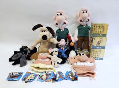 Quantity of Wallace and Gromit related collectables to include Key Rings, Vivid Imaginations Models,