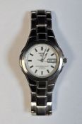 Seiko 5 stainless steel automatic bracelet wristwatch, model no. 7S36-01R0, with baton markers