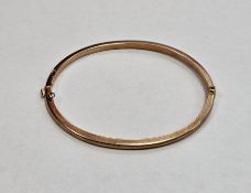 9ct hallmarked yellow gold child's hinged bangle, of plain form, 5.5cm wide, approximate weight 3.