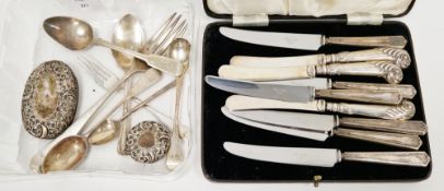 Elizabeth II set of six silver handled butter knives, Sheffield 1963 by William Yates, together with
