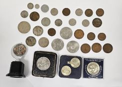 Collection of commemorative coins including a 1981 Royal Wedding crown, boxed, two 1986 £2 coins,