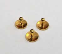 Set of three yellow metal dress studs, each stamped to centre ' 18 ' within a lozenge, approximate