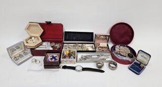 Mixed lot of jewellery including turquoise, blue and white stone ring, gilt metal and green stone