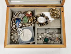 Victorian yellow metal and black enamelled mourning brooch, a Victorian yellow metal knotted