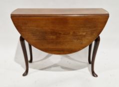 George III mahogany drop-flap dining table with gateleg action, on cabriole legs with pad feet, 71cm
