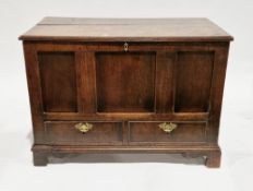 18th century oak mule chest, the hinged rectangular top with thumb-moulded edge, opening to an empty