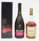 Remy Martin VSOP fine champagne cognac, 70cl, 40% vol, in original box and Hennessy VS cognac, 70