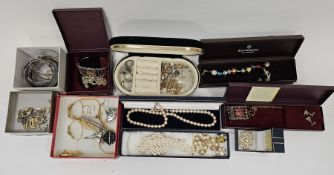 Collection of mainly costume jewellery including Beaverbrooks Murano glass and silver bead bracelet,
