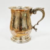 Silver tankard, London 1960, makers mark rubbed, of plain baluster form engraved with initials, with