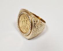 Sovereign yellow gold ring, claw set with a Queen Elizabeth II full sovereign dated 1978, having a