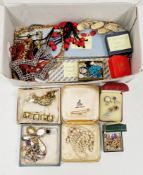 Collection of jewellery including a pair of 9ct yellow gold oval cameo drop earrings, a double