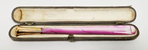 Early 20th century 9ct gold and pink tinted mother of pearl cheroot holder, maker L & A Orlick, 13cm