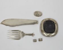 Collection of silver items including an oval pill box (lid a/f), 800 grade oval photograph frame 9cm