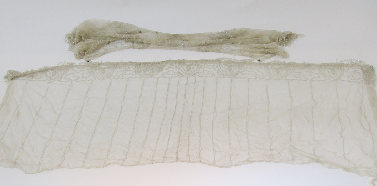 Edwardian/1920's beaded net short overlay blouse with beaded fringing and length of beaded net panel - Image 10 of 15