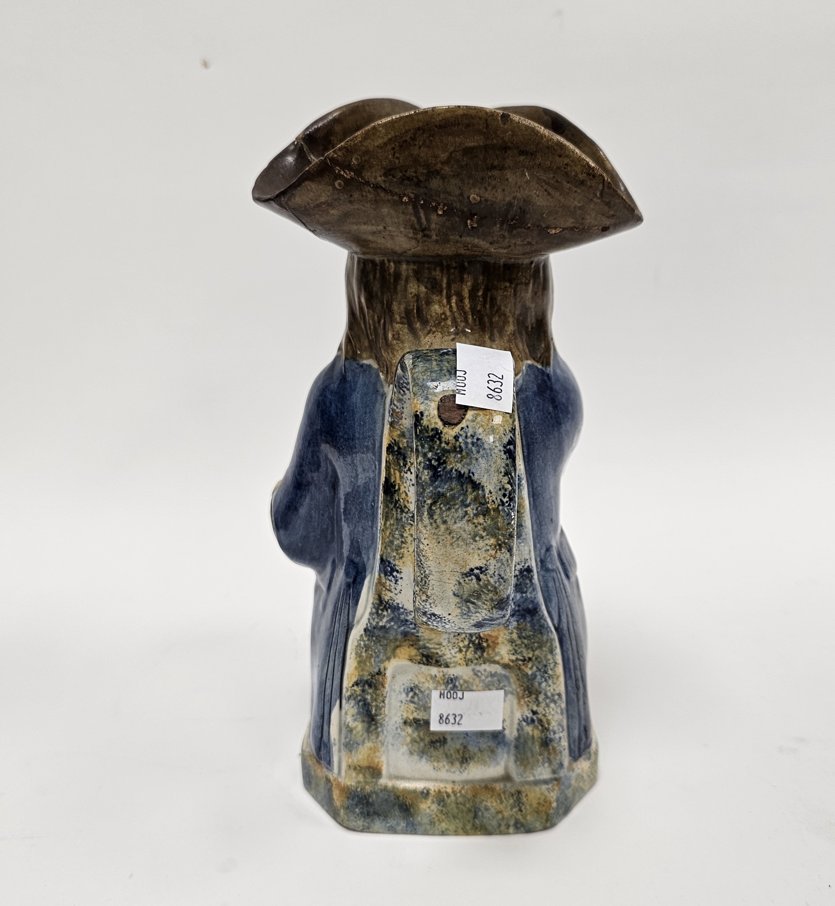 English Prattware Toby jug and cover, circa 1820, modelled seated holding a jug of foaming ale - Image 8 of 10