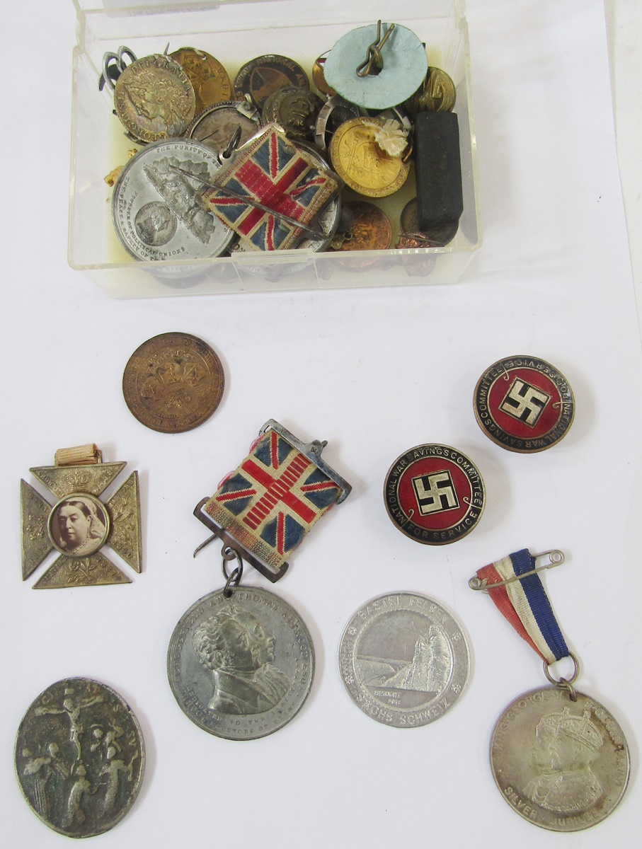 Quantity of commemorative and other medals, medallions and buttons to include Queen Victoria