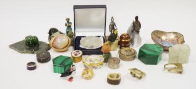 Mixed lot of collectable items including two stone carved birds, 6cm high, two malachite trinket