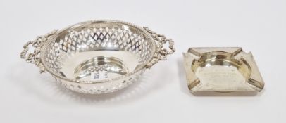 George V silver bon bon dish, Birmingham 1912, Synyer & Beddoes, of circular form with twin cast