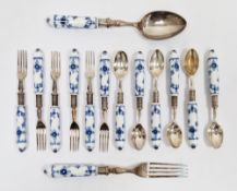 Set of six Edward VII dessert forks and six teaspoons with embossed silver bands, Sheffield 1905,