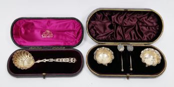 Victorian silver pair of salts and spoons, Birmingham 1890, makers marks rubbed, of circular form