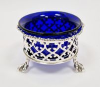 Victorian silver salt with blue glass liner, London 1846, James Edward II, having gadrooned top rim,