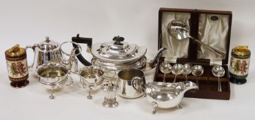 Mixed lot of silver plate including a cream jug and sugar bowl on a stand, a cased fruit spoon set