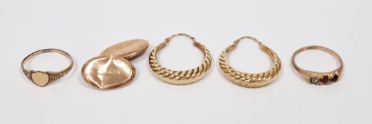 Pair of 9ct yellow gold hoop earrings with lobed decoration, 2.3cm diameter, single 9ct yellow