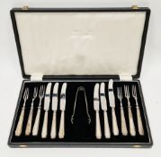 Cased part set of silver-handled dessert knives and forks, Sheffield 1948, Viners Ltd, comprising
