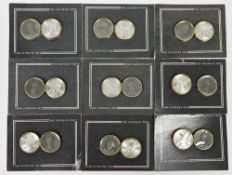 Franklin Mint 'The Battle of Waterloo' chequers set comprising 24 medallions sealed on 12 carded