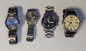 Gent's Lorus stainless steel wristwatch with blue circular dial, baton numerals, gent's Sekonda