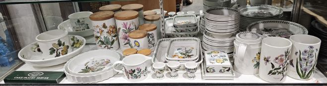 Portmeirion composite selection of Botanic Garden and Pomona pattern part dinner service and other