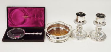 Victorian silver plate magnifying glass with pierced rim and bamboo effect handle, 19cm long, fitted