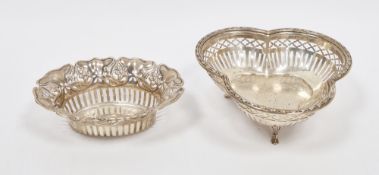 Edward VII silver pierced edged bowl, Birmingham 1905, The Alexander Clark Manufacturing Co, of oval
