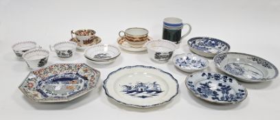 Collection of pottery and porcelain, including: a Chinese Export blue and white soup plate (