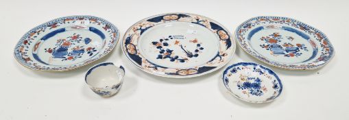 Chinese export imari plate, 27.5cm diameter, a teacup and saucer and two shaped hexagonal dinner