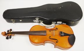 Mid to late 20th century viola, possibly Hungarian, two-piece back, hardwood chinpiece and