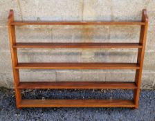 Mahogany five-tier hanging wall shelf, the side supports with shaped top and bottom, 86cm high x