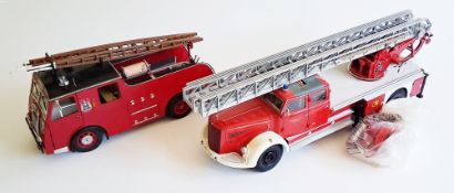 Original Classics Limited diecast 1:18 scale ‘ Dennis F8 ‘ fire engine with accessories together