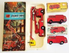 Dinky Toys 259 Fire Engine together with Dinky toys 276 Airport fire tender with flashing light