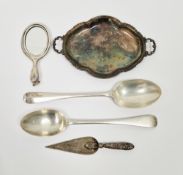 Silver miniature tray, Birmingham 2003, in the Victorian style, 10.5cm long, two early 20th