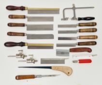 10 small tenon/Japanese type saws, keyhole saw, fret saw, cornering tool, mini mitre boxes and other