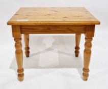 Small modern pine kitchen table, the rectangular top on turned baluster legs, 75cm high x 91cm